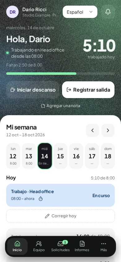 Werksign en un teléfono: una persona tiene una jornada abierta en la oficina central, con 5:10 trabajadas hoy, botones para iniciar descanso y registrar salida, y la semana debajo.
